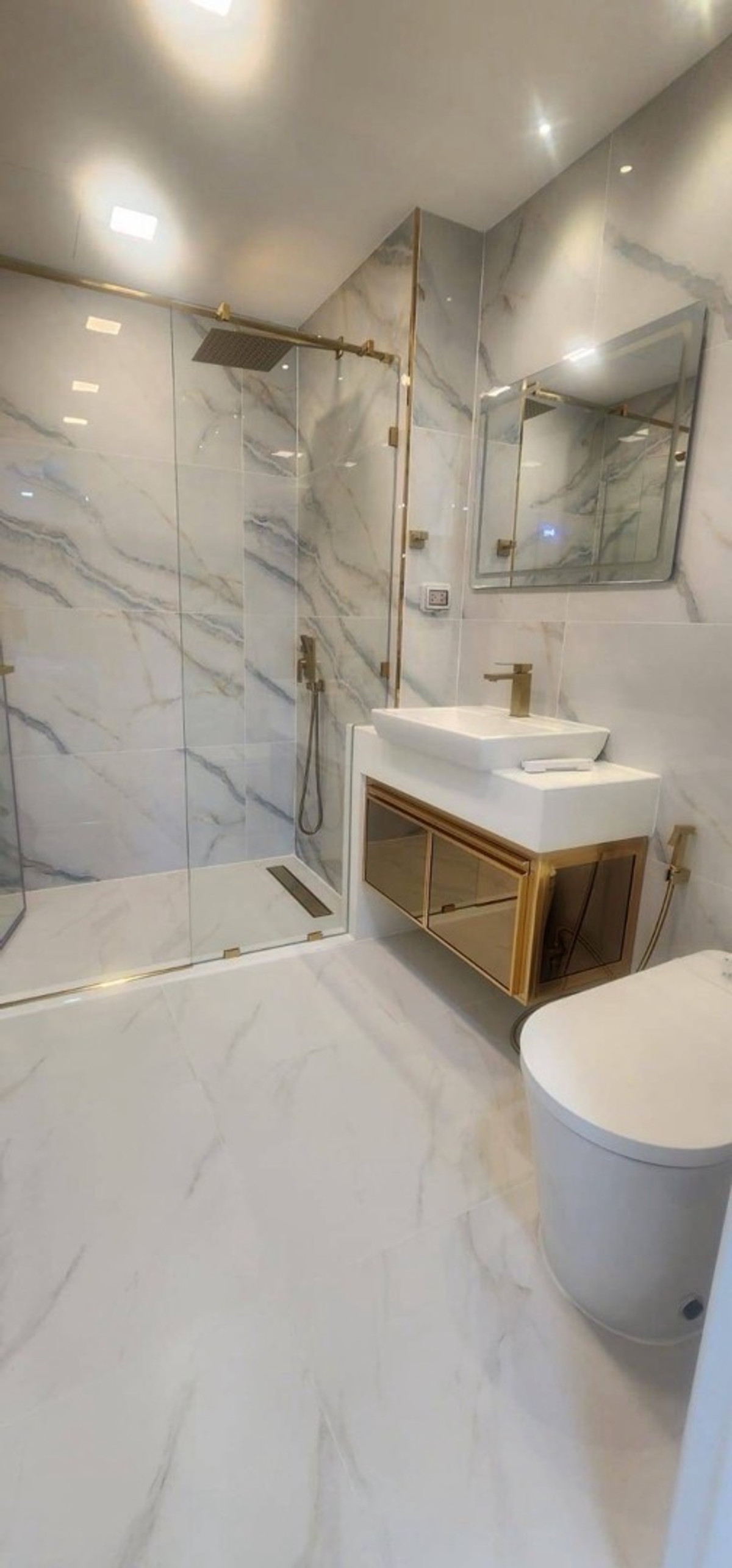 For SaleCondoRama3 (Riverside),Satupadit : Large 2-Bedroom Condo for Sale at Supalai Prima Riva Rama 3, Fully Furnished 127 Sq.m 
