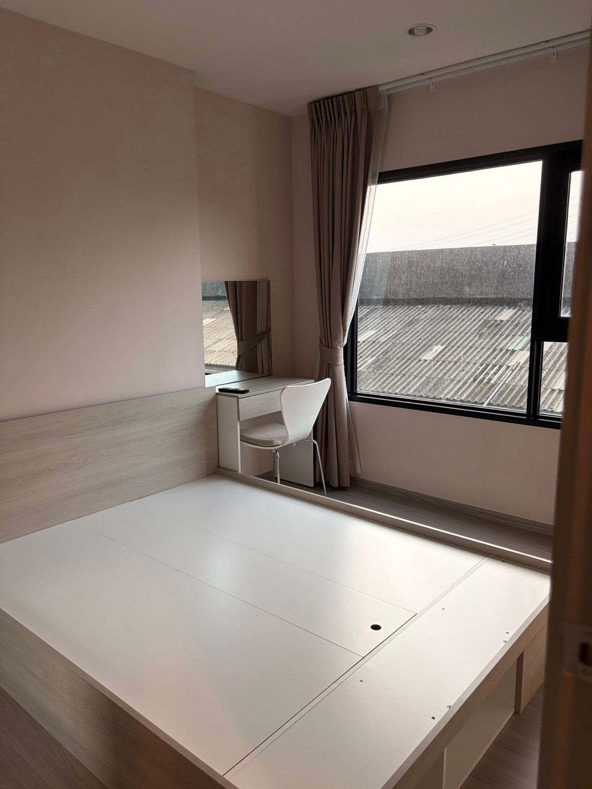 For RentCondoSamut Prakan,Samrong : For Rent ✨ Aspire Erawan Prime ✨ Fully furnished with appliances, near BTS Erawan.