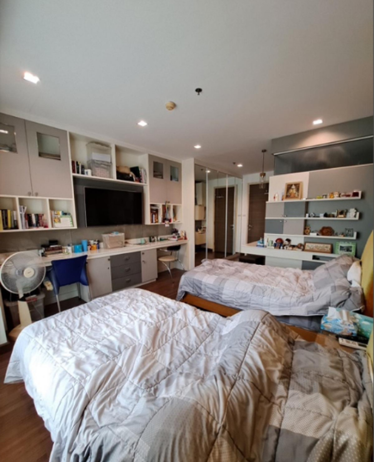 For RentCondoRama3 (Riverside),Satupadit : Condo for rent, Supalai Prima Riva, 3 bedrooms, 246 sq m., near BTS Surasak, near Central Plaza Rama 3.