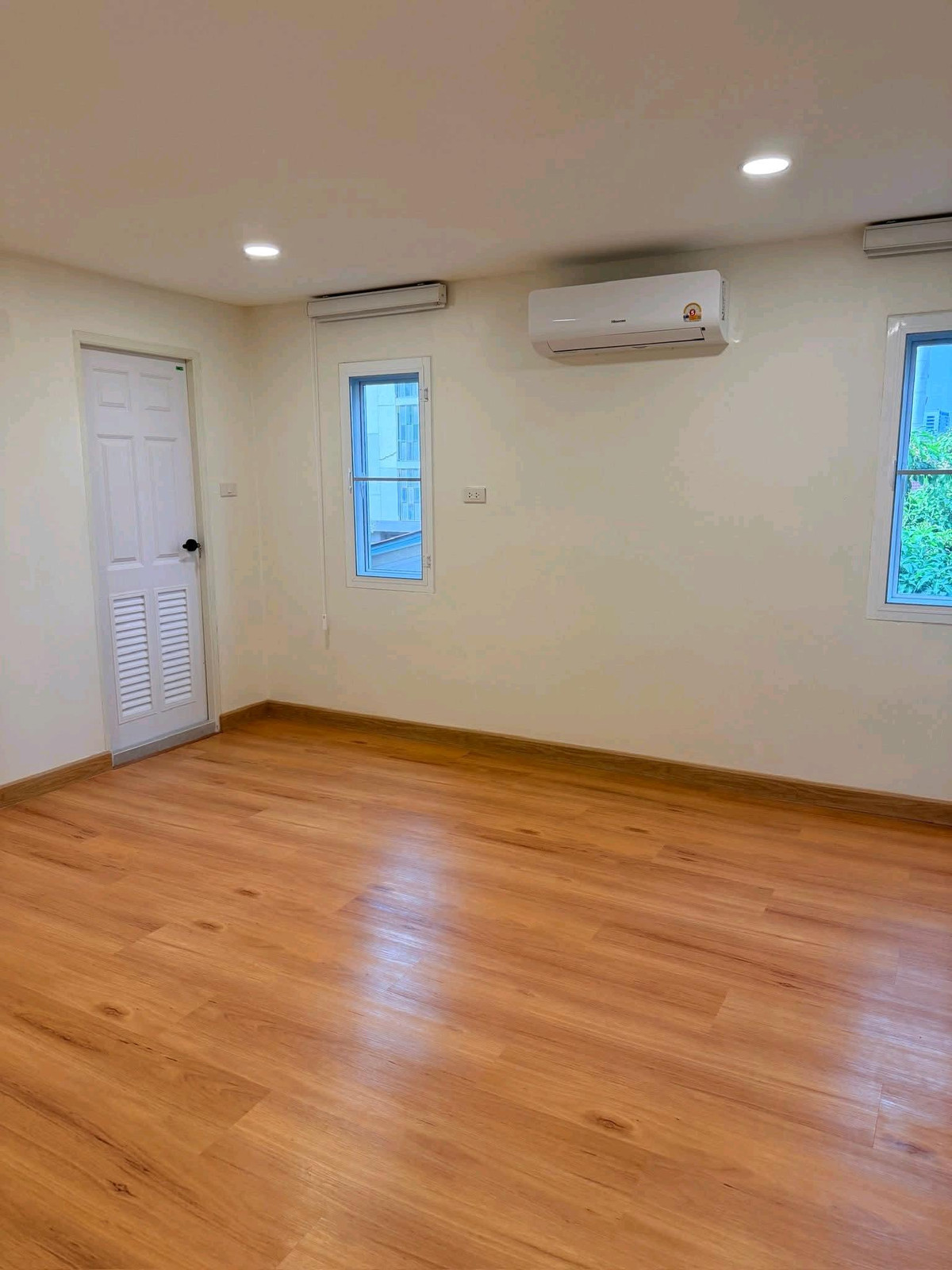 For RentTownhomeSathorn, Narathiwat : 🔥🔥🔥Lan Thong Village💚💚💚