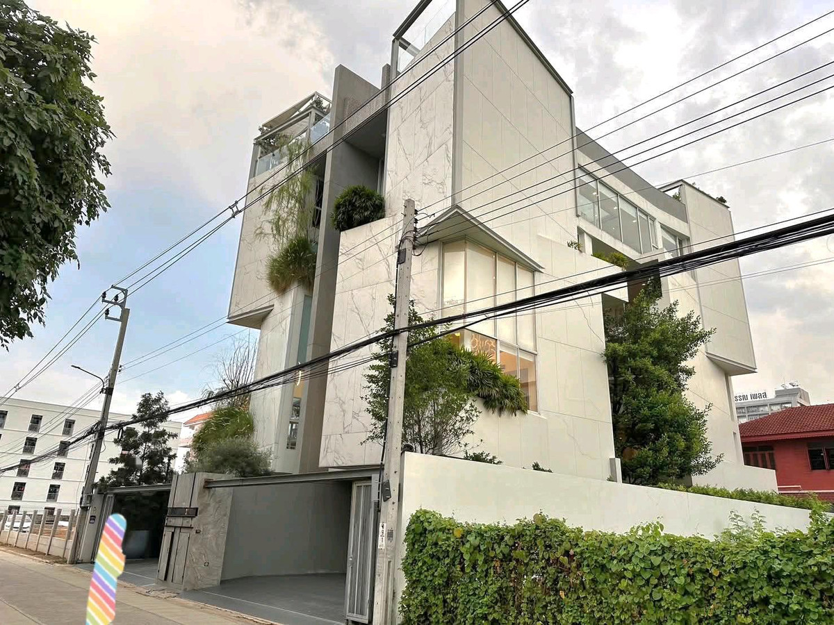 ให้เช่าโฮมออฟฟิศเลียบทางด่วนรามอินทรา : 🔥🔥🔥Home Office 6 ชั้น หรูย่านลาดพร้าว💚💚💚