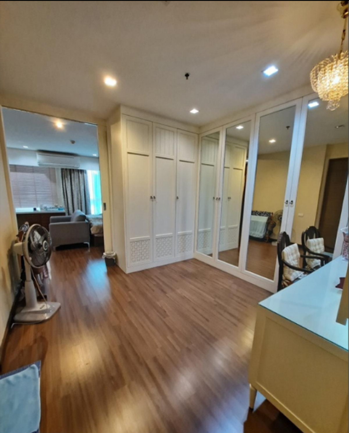 For RentCondoRama3 (Riverside),Satupadit : Condo for rent, Supalai Prima Riva, 3 bedrooms, 246 sq m., near BTS Surasak, near Central Plaza Rama 3.