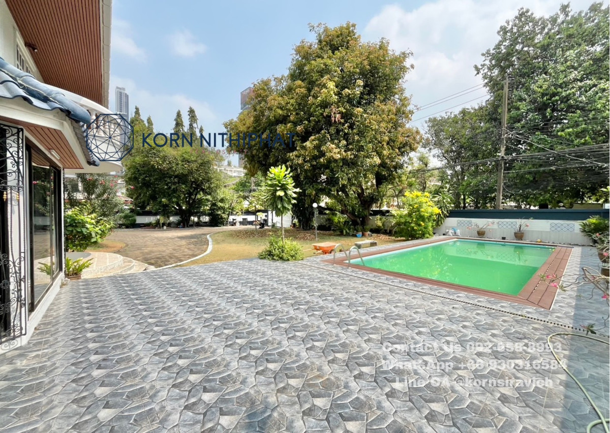 ให้เช่าสุขุมวิท อโศก ทองหล่อ : For Rent Villa Ekkamai Sukhumvit , Bangkok | Welcome Pet Friendly | Big Greenery Landscape and Quiet Residence