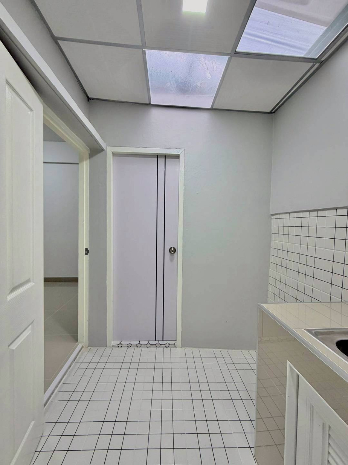 ขายทาวน์โฮมนนทบุรี บางใหญ่ บางบัวทอง : ขายทาวน์เฮ้าส์/ทาวน์โฮม บัวทองธานี หน้ากว้าง รีโนเวทใหม่ บางบัวทอง บางบัวทอง นนทบุรี CX-146820