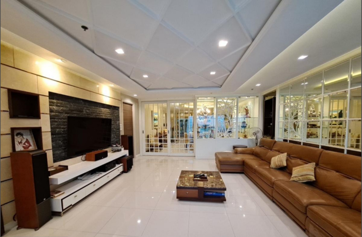 For RentCondoRama3 (Riverside),Satupadit : Condo for rent, Supalai Prima Riva, 3 bedrooms, 246 sq m., near BTS Surasak, near Central Plaza Rama 3.