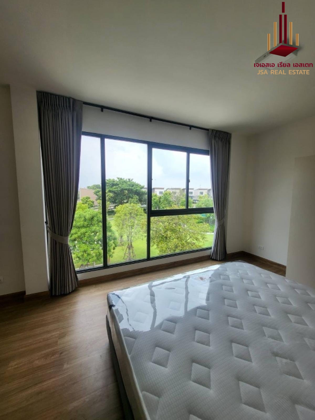 ให้เช่าทาวน์โฮมนวมินทร์ รามอินทรา : ✨ For Rent: Baan Klang Muang Ramintra 83 Station ✨  💰 Only 65,000 THB/month