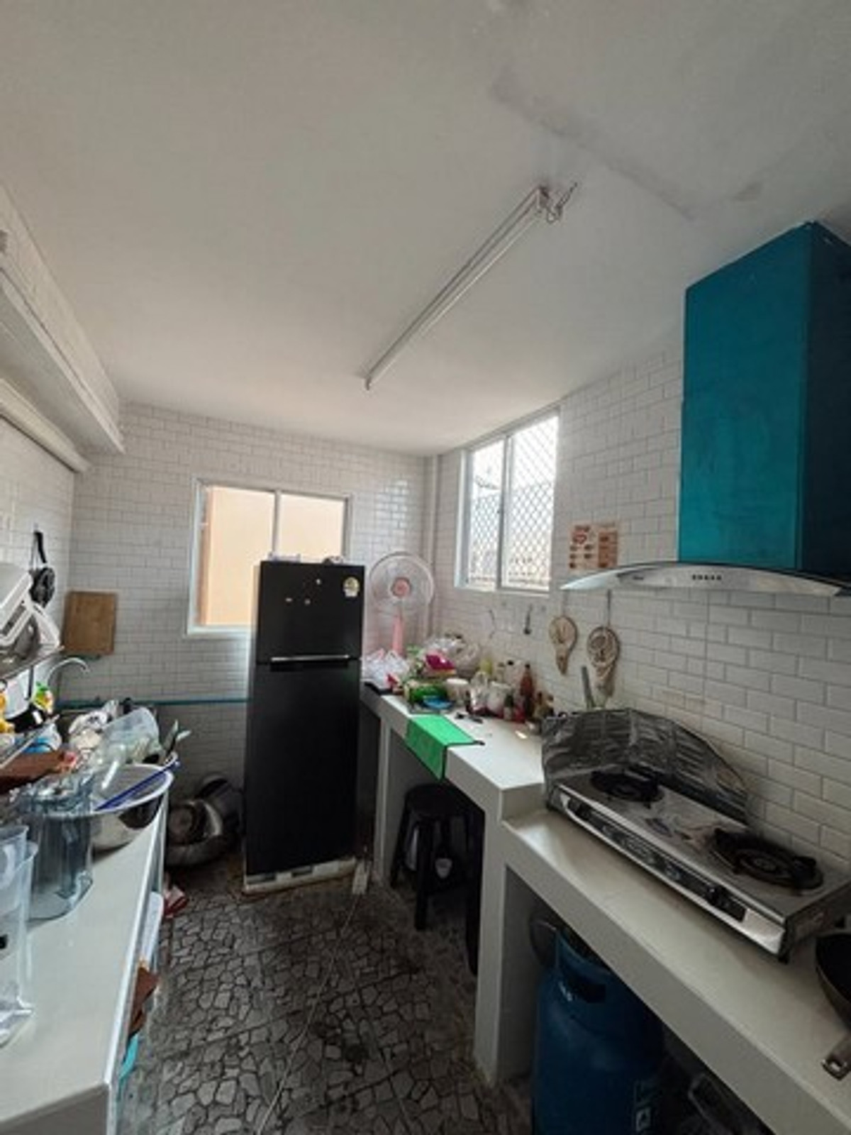 For RentShop HouseSathorn, Narathiwat : HR3276 Corner commercial building for rent. Sathorn-St. Louis 3 area stands out along the main road, in the heart of the business district and the busiest eating and traveling area.