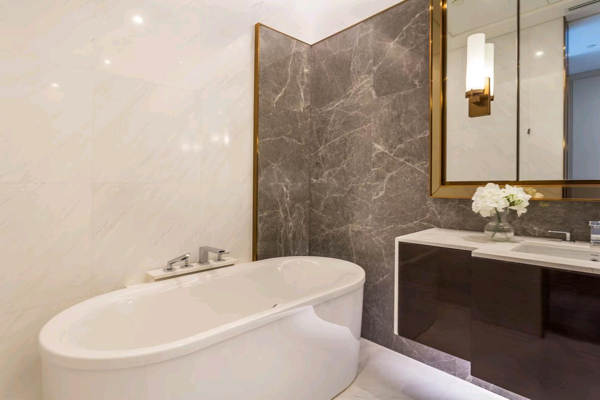 For RentCondoWitthayu, Chidlom, Langsuan, Ploenchit : 📌For RENT | Sindhorn Tonson - 1 BR (87 sqm) 140,000 THB/month