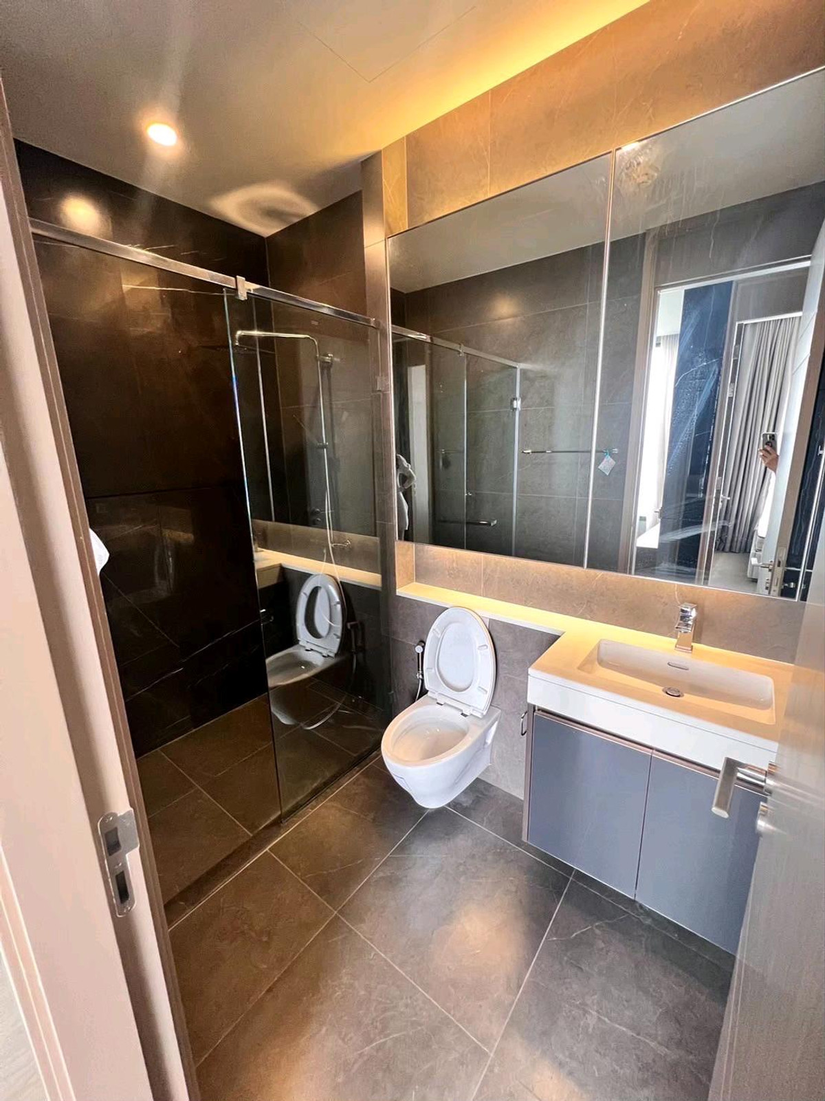 ให้เช่าคอนโดพระราม 9 เพชรบุรีตัดใหม่ RCA : 📌For RENT เช่า | The Esse at Singha Complex - 2BR (70 sqm) 68,000 THB/month