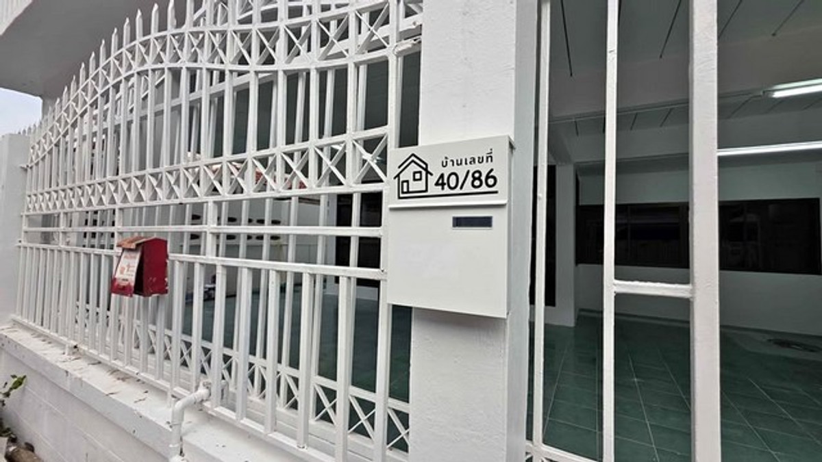 ให้เช่าบ้านโชคชัย4 ลาดพร้าว71 : HR3271ให้เช่าบ้านเดี่ยว 2 ชั้น พื้นที่ใช้สอยกว้างขวางกว่า 260 ตารางเมตร ตั้งอยู่ในหมู่บ้านระเบียงทอง 4 ซอยนาคนิวาส 44