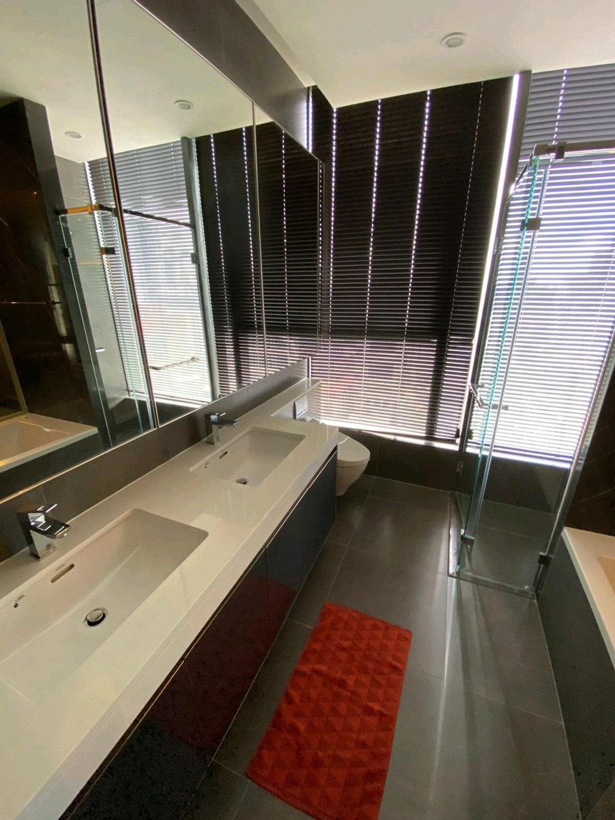 ให้เช่าคอนโดพระราม 9 เพชรบุรีตัดใหม่ RCA : 📌For RENT เช่า | The Esse at Singha Complex - 2BR (77 sqm) 70,000 THB/month