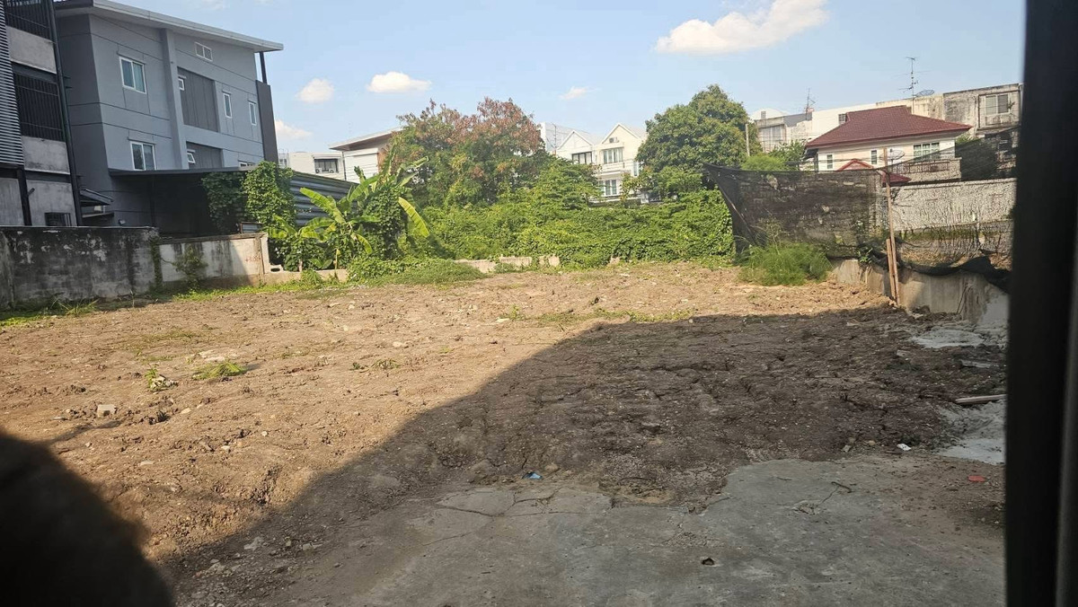 ขายที่ดินอ่อนนุช อุดมสุข : ขายที่ดิน สำหรับ ปลูกบ้านพักอาศัย ซอยปรีดีพนมยงค์ 14 แขวงพระโขนงเหนือ เขตวัฒนา กรุงเทพมหานคร