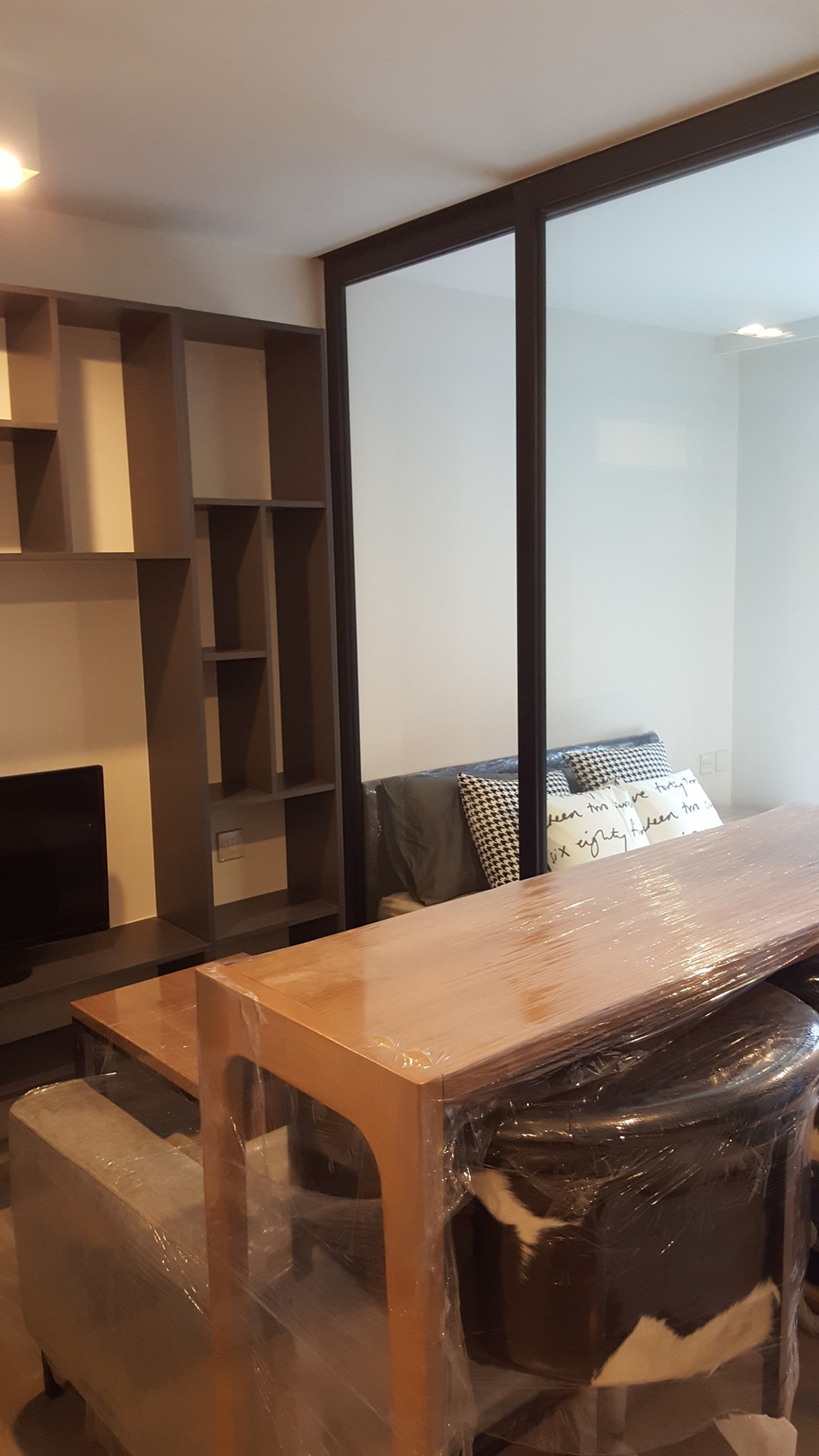 For RentCondoWitthayu, Chidlom, Langsuan, Ploenchit : For rent: Maestro 02 Ruamrudee, pet-friendly condo! Beautiful room, ready to move in, near BTS Ploenchit.