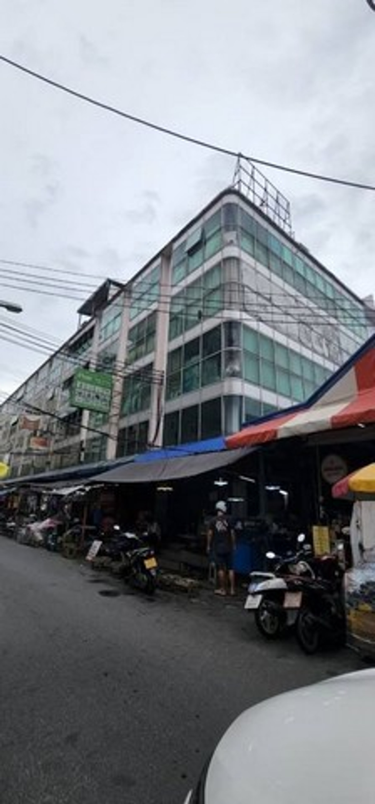 ให้เช่าอาคารพาณิชย์เยาวราช บางลำพู : HR3274ประกาศเช่าอาคารพาณิชย์ 4 คูหา 5 ชั้น ทำเลทองใจกลางคลองถม-วรจักร พื้นที่ศักยภาพสำหรับโชว์รูมและสำนักงานใหญ่ ย่านธุรกิจการค้าที่หนาแน่นที่สุด