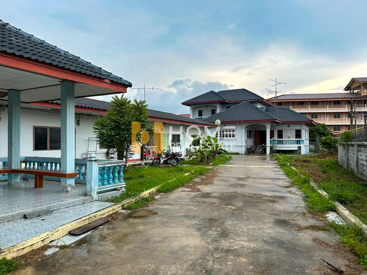 For SaleHouseSriracha Laem Chabang Ban Bueng : House with 6 Unit Row House for Sale - 349 Sq. Wah in Baan Hin Phloeng Soi 10 / 10 Bedrooms (FOR SALE) YEAN137