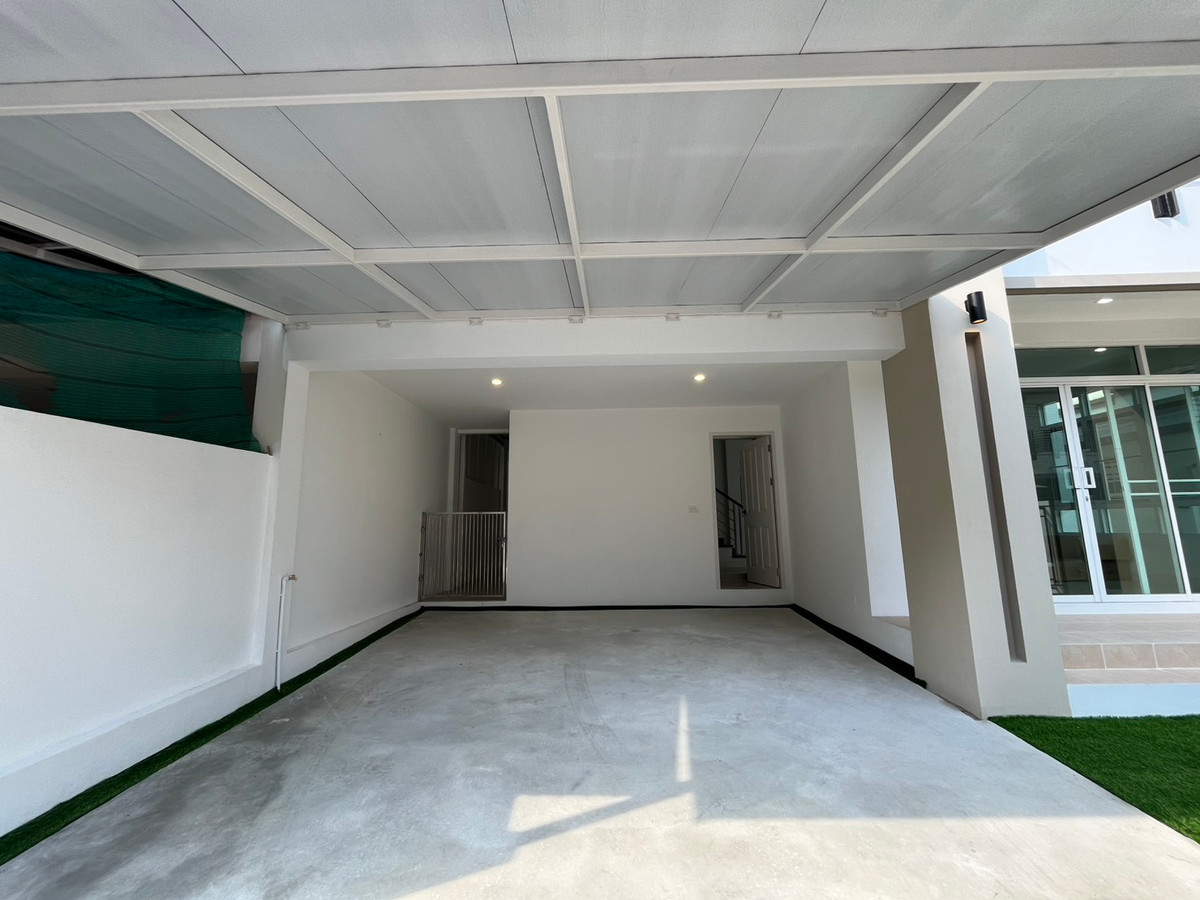 ขายนนทบุรี บางใหญ่ บางบัวทอง : บ้านแฝด หมู่บ้านชิชากร 2 / 3 ห้องนอน (ขาย), Semi - detached house Chichakorn Village 2 / 3 Bedrooms (FOR SALE) AOM082