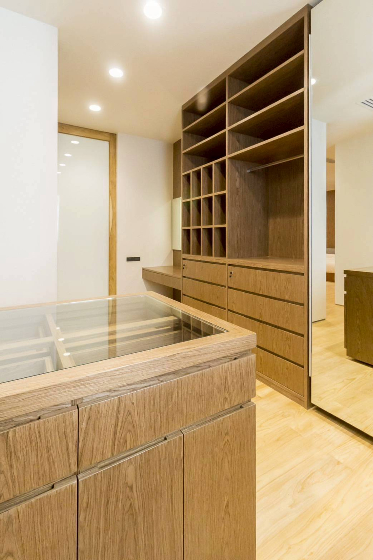 ขายบ้านสุขุมวิท อโศก ทองหล่อ : Luxury Family House with Private Pool for Sale Ekkamai | Spacious Warm Home Best Value | Near Big C Rama 4 | 98,000,000 THB | บ้านหรูพร้อมสระว่ายน้ำ เอกมัย พื้นที่กว้าง บรรยากาศอบอุ่น เหมาะสำหรับครอบครัว ทำเลดี ใกล้ Big C พระราม 4 ราคา 98 ล้านบาท 