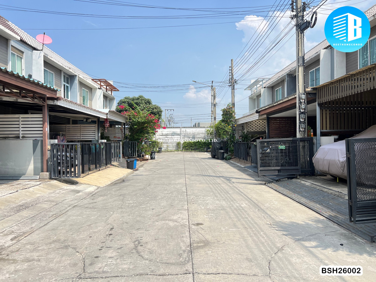 For SaleTownhomeBangna, Bearing, Lasalle : Townhome 20 sq m. 3 bedrooms, 2 bathrooms, The Color Bangna Km.10.