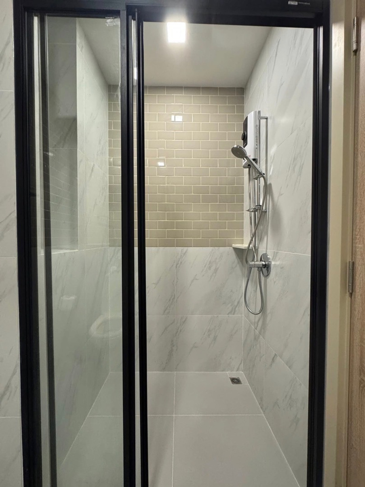 ให้เช่าคอนโดราชเทวี พญาไท : 🏢 XT Phayathai (เอ็กซ์ที พญาไท)
✨ ห้องสวย วิวโล่ง พร้อมเข้าอยู่ ทำเลใจกลางเมือง

💰 ค่าเช่า 23,000 บาท / เดือน