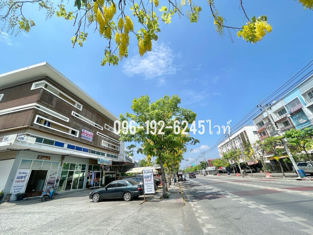 For SaleShop HouseMin Buri, Romklao : Commercial building for sale, 4 floors, newly renovated, 4 bedrooms, 3 bathrooms, opposite Bueng Kum Land Department (Soi Mistine), suitable for a showroom and office.