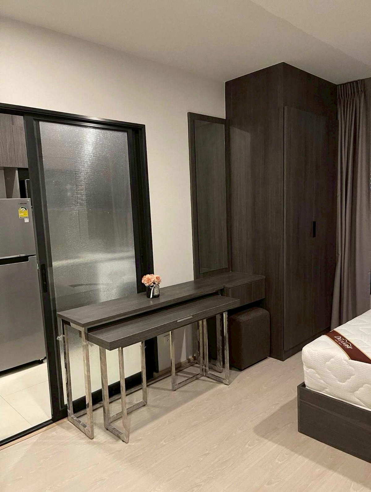 For RentCondoOnnut, Udomsuk : 🏡✨ Condo for Rent at Elio Del Nest – Beautifully decorated with full built-in furniture, ready to move in! 🚆 Only 700 meters from BTS Udom Suk