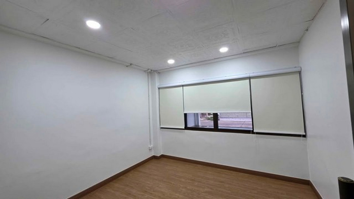 ให้เช่าบ้านโชคชัย4 ลาดพร้าว71 : HR3271ให้เช่าบ้านเดี่ยว 2 ชั้น พื้นที่ใช้สอยกว้างขวางกว่า 260 ตารางเมตร ตั้งอยู่ในหมู่บ้านระเบียงทอง 4 ซอยนาคนิวาส 44