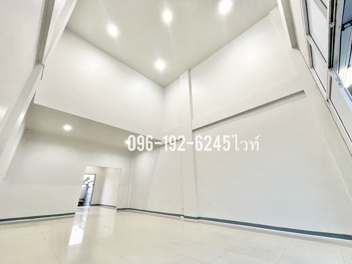 For SaleShop HouseMin Buri, Romklao : Commercial building for sale, 4 floors, newly renovated, 4 bedrooms, 3 bathrooms, opposite Bueng Kum Land Department (Soi Mistine), suitable for a showroom and office.