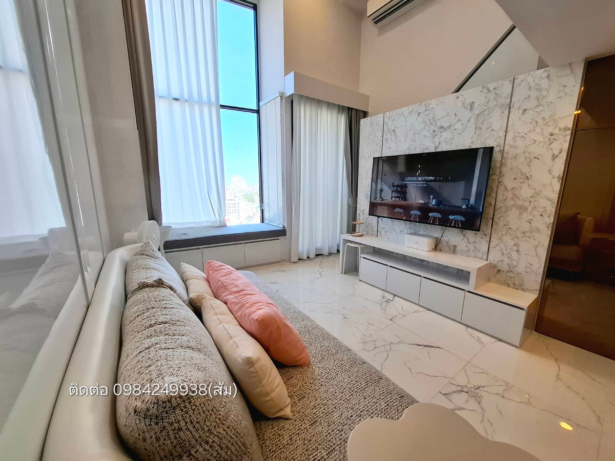 ขายคอนโดรัชดา ห้วยขวาง : คอนโดเพดานสูง วิวเมือง SOHO Bangkok Ratchada — ใกล้ MRT ห้วยขวาง แค่ 240 เมตร