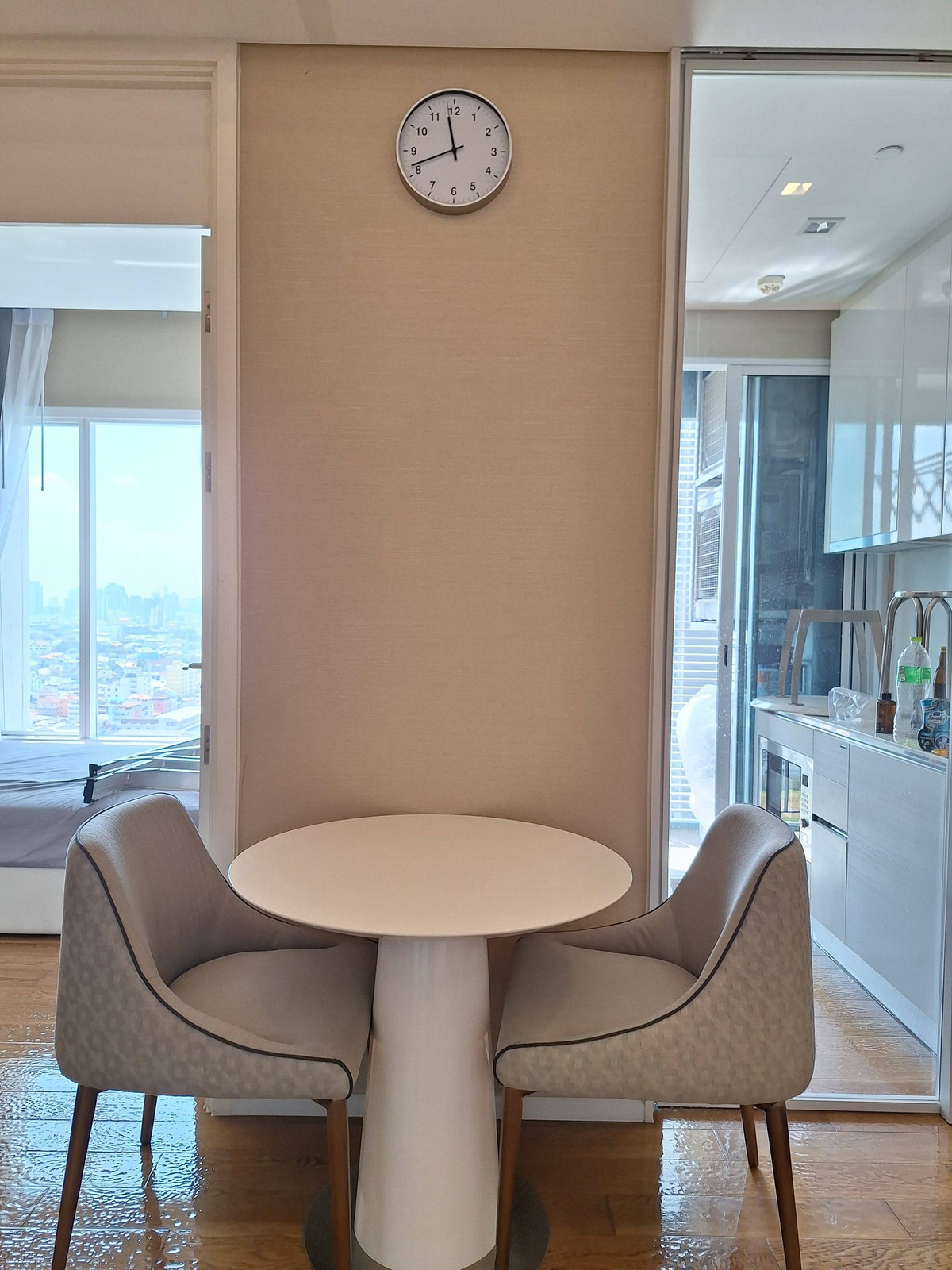 For RentCondoLadprao, Central Ladprao : Beautiful room, exactly as described, ready to move in, The Saint Residence, near BTS Ha Yaek Lat Phrao Station, easy to travel, make an appointment to see urgently, call/line.