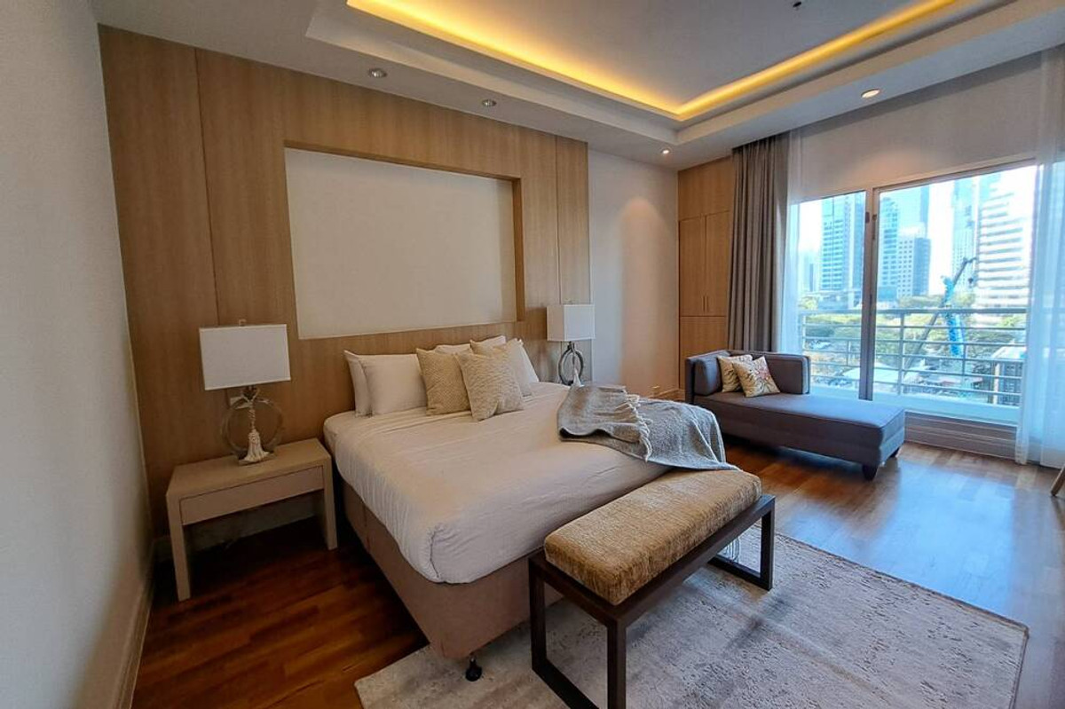 For RentCondoWitthayu, Chidlom, Langsuan, Ploenchit : 🔥 For Rent !!  modern style, Good location !! 🔥 Code C20260300004..........Royal Residence Park, 3 bedroom, 3 bathroom, furnished, ready to move in 📣📣