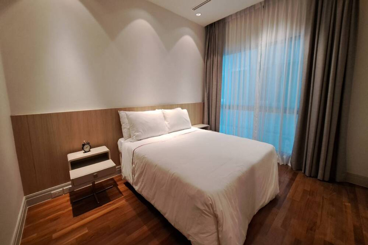 For RentCondoWitthayu, Chidlom, Langsuan, Ploenchit : 🔥 For Rent !!  modern style, Good location !! 🔥 Code C20260300004..........Royal Residence Park, 3 bedroom, 3 bathroom, furnished, ready to move in 📣📣