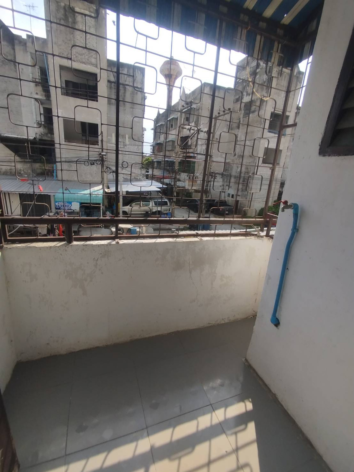 For RentCondoPathum Thani,Rangsit, Thammasat : For rent, Rangsit City Project (Flat Pla Thong), 2nd floor, Building 137.