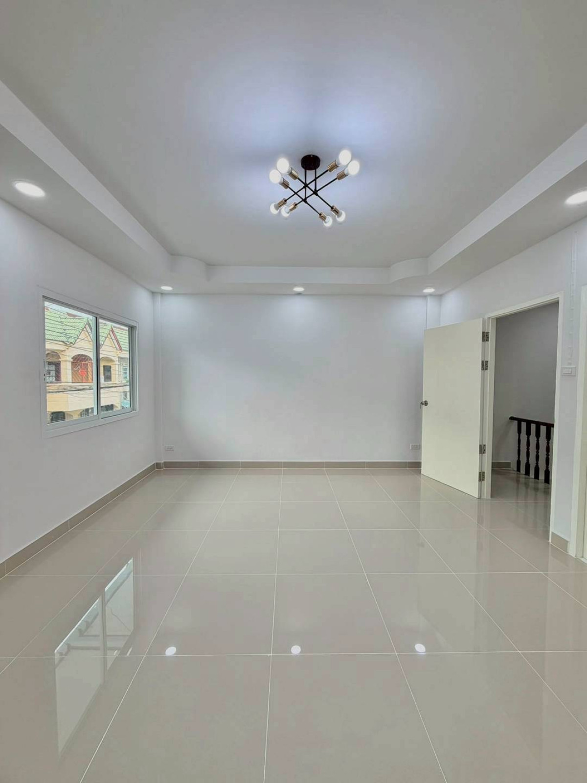 ขายทาวน์โฮมนนทบุรี บางใหญ่ บางบัวทอง : ขายทาวน์เฮ้าส์/ทาวน์โฮม บัวทองธานี หน้ากว้าง รีโนเวทใหม่ บางบัวทอง บางบัวทอง นนทบุรี CX-146820