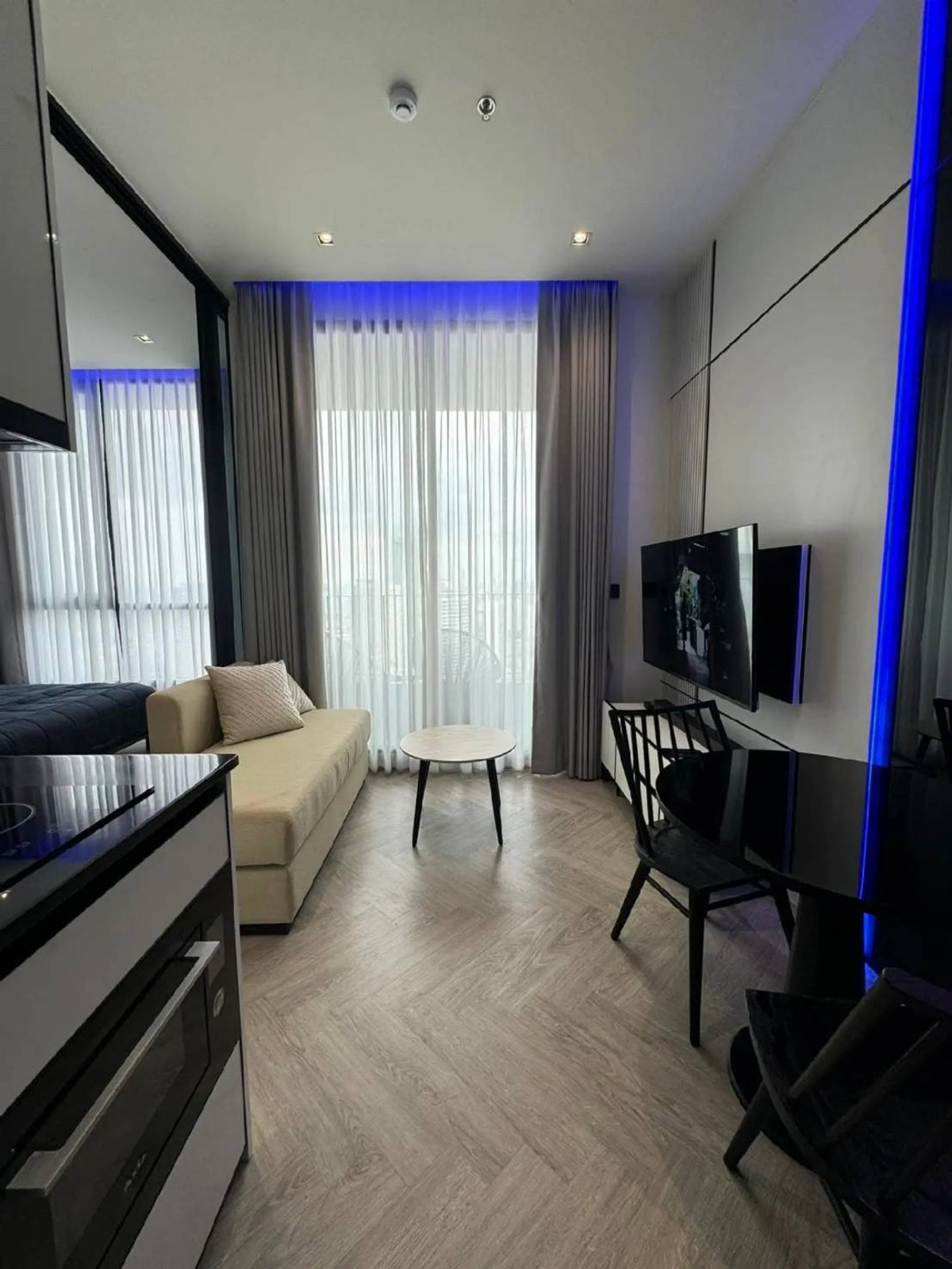 For RentCondoWongwianyai, Charoennakor : Condo for rent: Chapter Charoennakhon - Riverside, next to the Chao Phraya River, near BTS Krung Thonburi and Icon Siam.