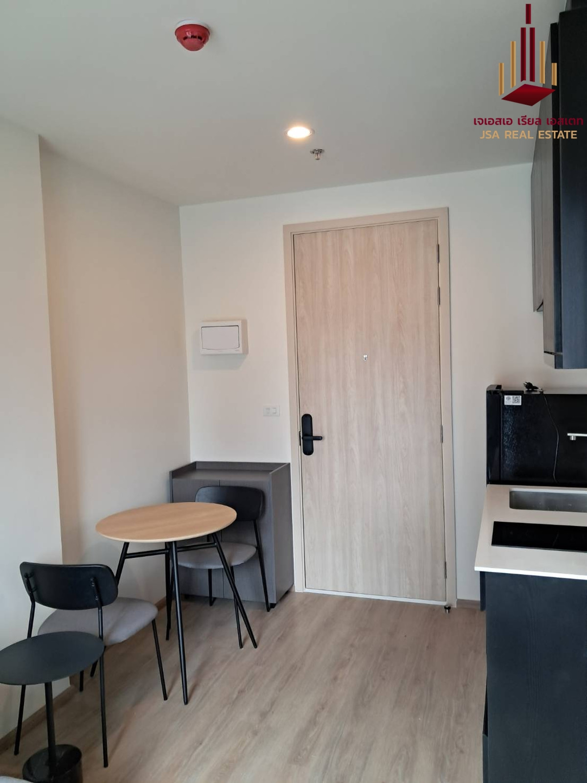 ให้เช่าคอนโดพระราม 9 เพชรบุรีตัดใหม่ RCA : ✨ For Rent: Nue District R9 Condo ✨  💰 Only 18,000 THB/month