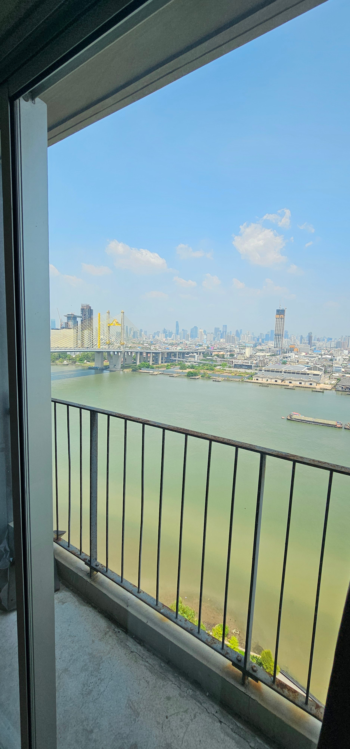 For RentCondo : ให้เช่าห้องสวยๆวิวเเม่น้ำเจ้พระยาเต็มๆ