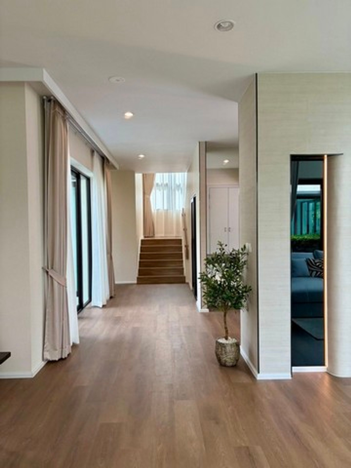 ให้เช่าบ้านบางนา แบริ่ง ลาซาล : HR3270ให้เช่าบ้านหรูระดับ Luxury: Vivaldi Bangna KM.5 (วิวัลดี บางนา กม.5) บรรยากาศที่เงียบสงบและทันสมัย