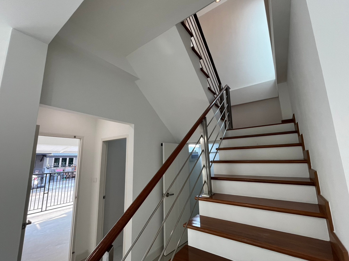 ขายนนทบุรี บางใหญ่ บางบัวทอง : บ้านแฝด หมู่บ้านชิชากร 2 / 3 ห้องนอน (ขาย), Semi - detached house Chichakorn Village 2 / 3 Bedrooms (FOR SALE) AOM082