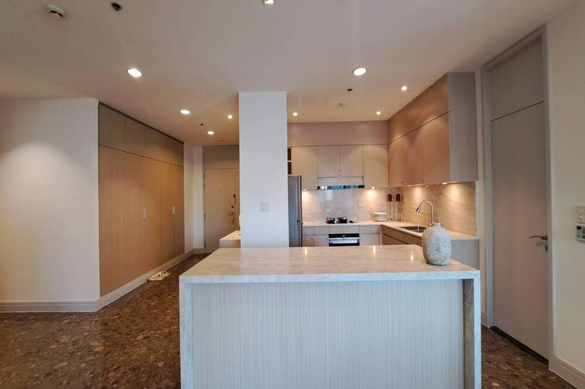 For RentCondoWitthayu, Chidlom, Langsuan, Ploenchit : 🔥 For Rent !!  modern style, Good location !! 🔥 Code C20260300004..........Royal Residence Park, 3 bedroom, 3 bathroom, furnished, ready to move in 📣📣