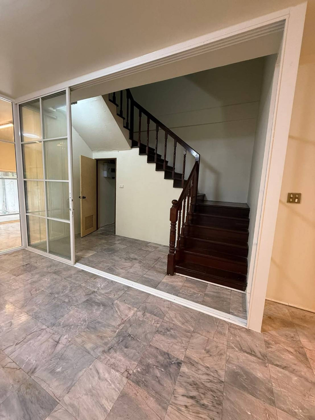 ขายทาวน์โฮมรามคำแหง หัวหมาก : ทาวน์เฮ้าส์ หมู่บ้านศรีวรา ทาวน์อินทาวน์ / 4 ห้องนอน (ขาย), Townhouse Srivara Town in Town / 4 Bedrooms (FOR SALE) JANE033