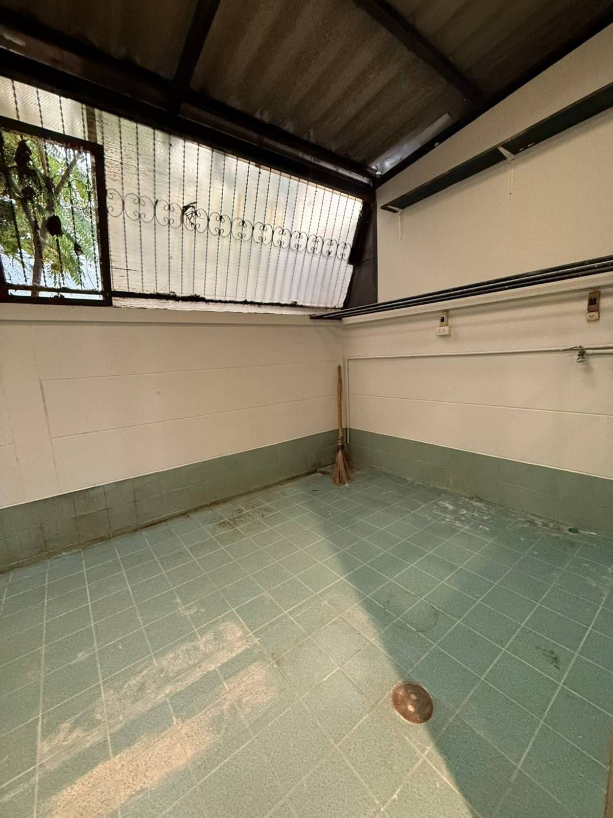 ขายทาวน์โฮมรามคำแหง หัวหมาก : ทาวน์เฮ้าส์ หมู่บ้านศรีวรา ทาวน์อินทาวน์ / 4 ห้องนอน (ขาย), Townhouse Srivara Town in Town / 4 Bedrooms (FOR SALE) JANE033