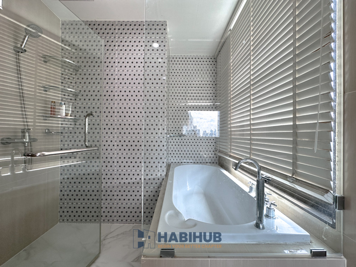 ขายคอนโดพระราม 9 เพชรบุรีตัดใหม่ RCA : 🏠✨ Villa Asoke | ขายคอนโด 3 ห้องนอน (HBH-HL-36)