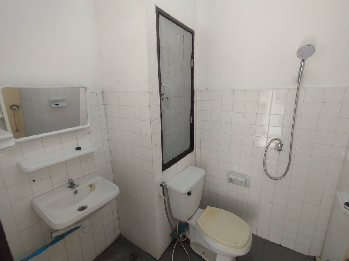 For RentCondoPathum Thani,Rangsit, Thammasat : For rent, Rangsit City Project (Flat Pla Thong), 2nd floor, Building 137.