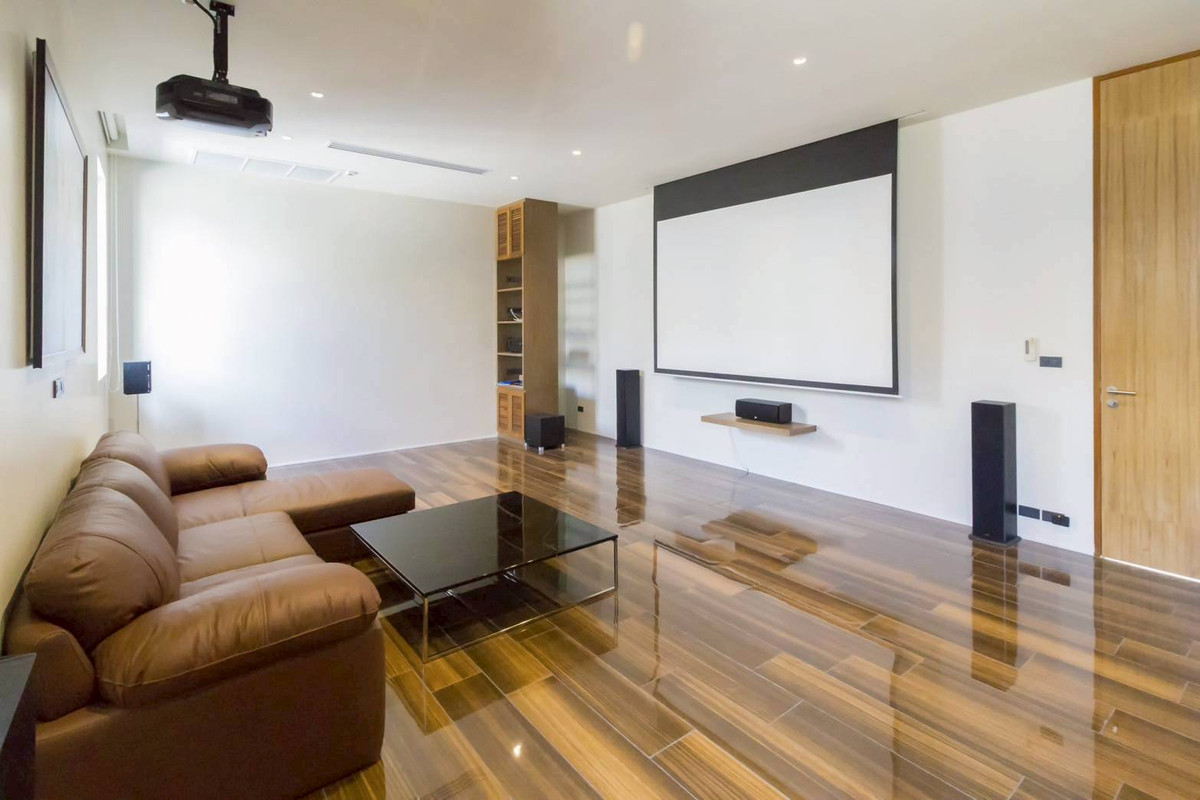 ขายบ้านสุขุมวิท อโศก ทองหล่อ : Luxury Family House with Private Pool for Sale Ekkamai | Spacious Warm Home Best Value | Near Big C Rama 4 | 98,000,000 THB | บ้านหรูพร้อมสระว่ายน้ำ เอกมัย พื้นที่กว้าง บรรยากาศอบอุ่น เหมาะสำหรับครอบครัว ทำเลดี ใกล้ Big C พระราม 4 ราคา 98 ล้านบาท 