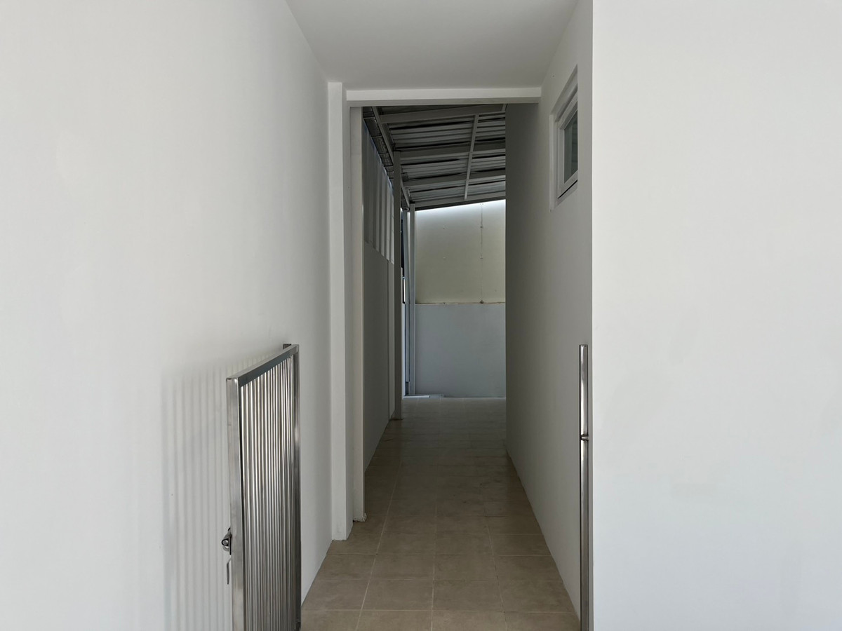 ขายนนทบุรี บางใหญ่ บางบัวทอง : บ้านแฝด หมู่บ้านชิชากร 2 / 3 ห้องนอน (ขาย), Semi - detached house Chichakorn Village 2 / 3 Bedrooms (FOR SALE) AOM082