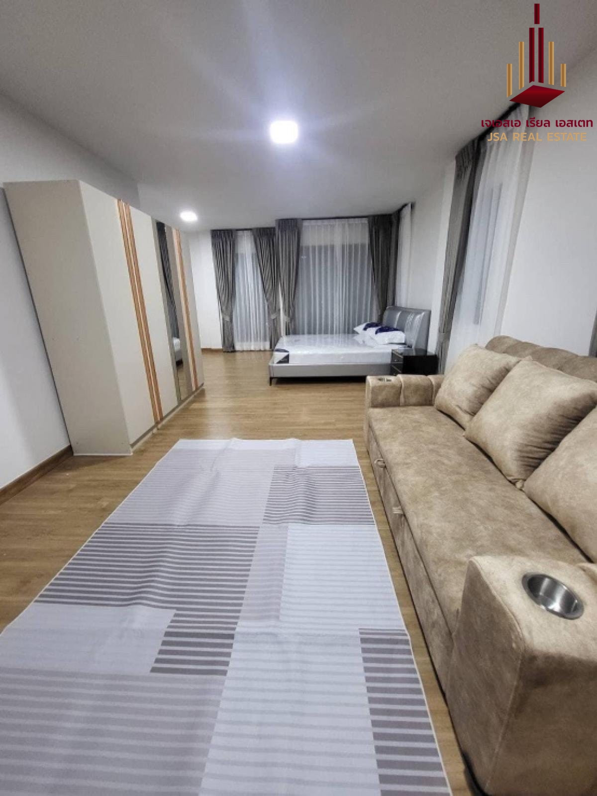 ให้เช่าทาวน์โฮมนวมินทร์ รามอินทรา : ✨ For Rent: Baan Klang Muang Ramintra 83 Station ✨  💰 Only 65,000 THB/month