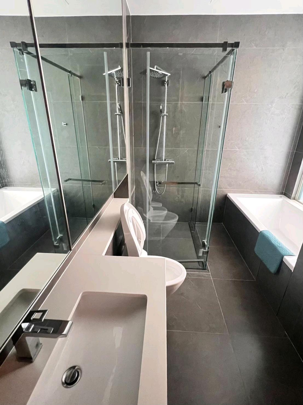 ให้เช่าคอนโดพระราม 9 เพชรบุรีตัดใหม่ RCA : 📌For RENT เช่า | The Esse at Singha Complex - 2BR (70 sqm) 68,000 THB/month