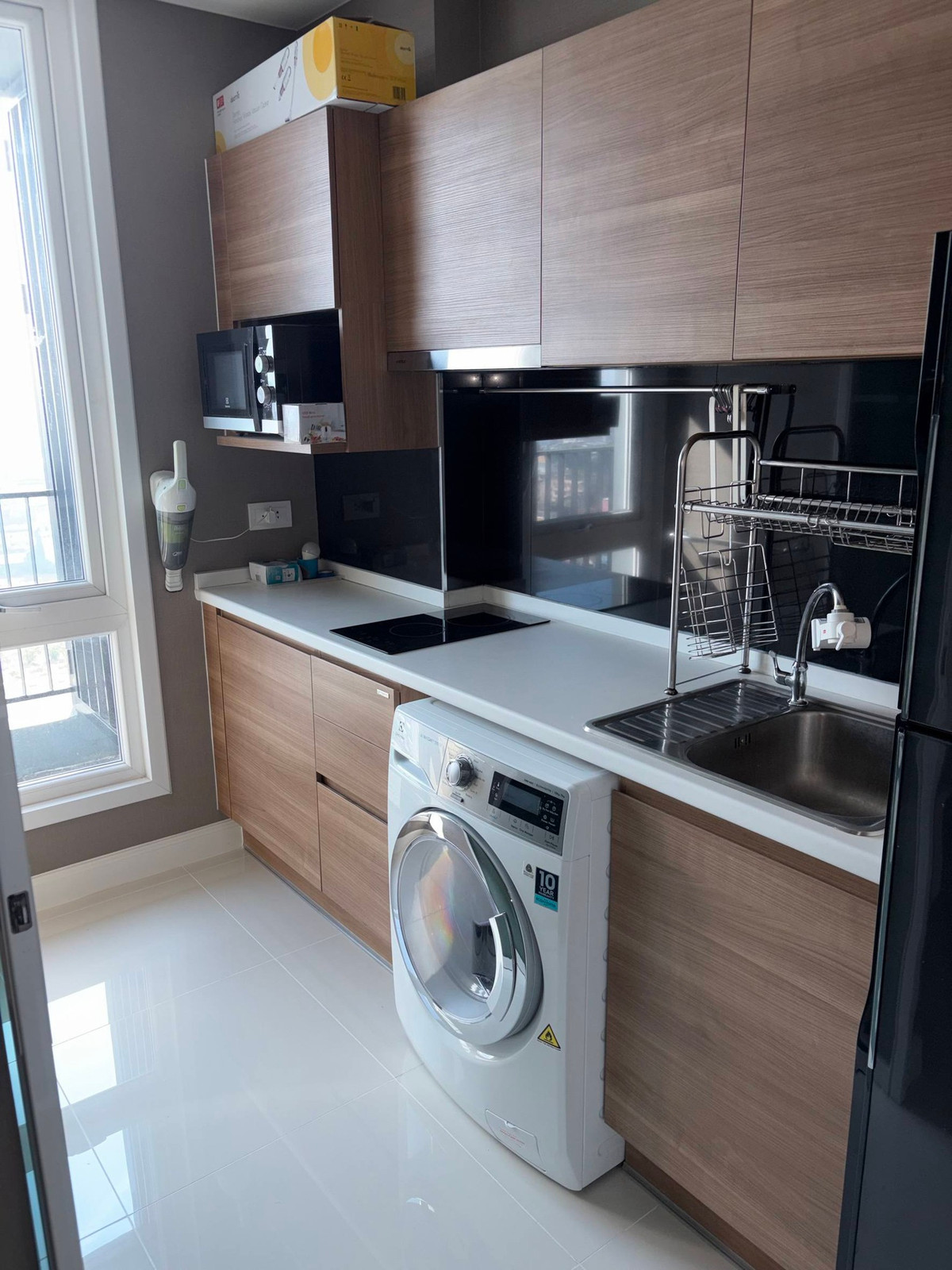 For RentCondoSamut Prakan,Samrong : For rent, corner room, 66 sq m, 2 bedrooms, 2 bathrooms, Building A, 18th floor, The Metropolis Samrong Interchange Condo.
