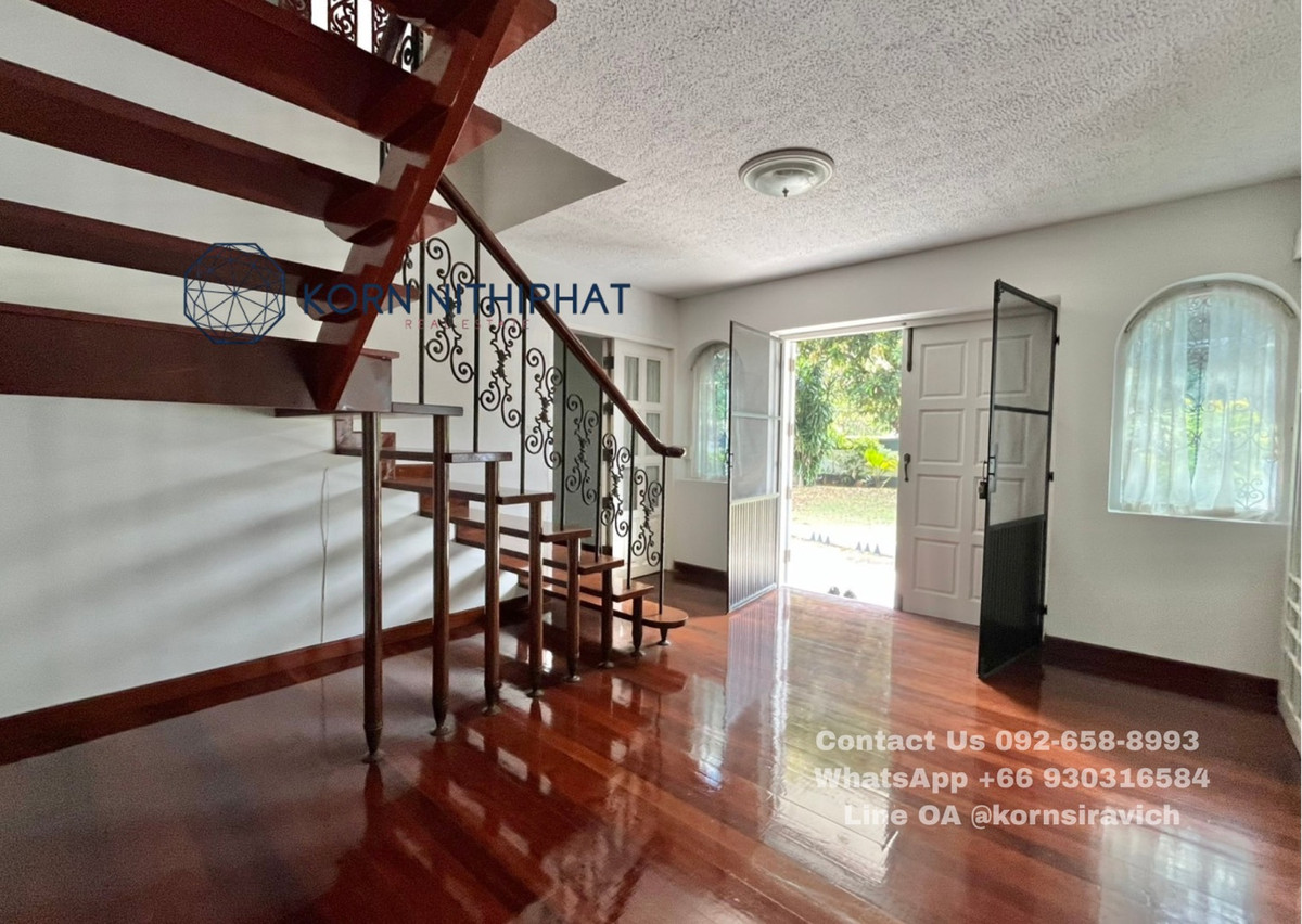 ให้เช่าสุขุมวิท อโศก ทองหล่อ : For Rent Villa Ekkamai Sukhumvit , Bangkok | Welcome Pet Friendly | Big Greenery Landscape and Quiet Residence