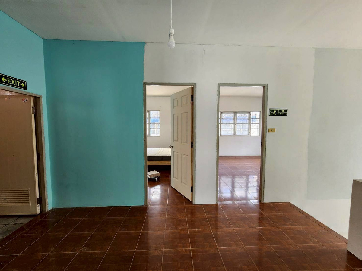 ขายบ้านพัทยา บางแสน ชลบุรี สัตหีบ : Owner Post ขายบ้านเดี่ยวหลังใหญ่ พื้นที่กว้าง ใกล้ ม.บูรพา หาดวอน / 2 ชั้น 88 ตร.ว. โทร 0937890899